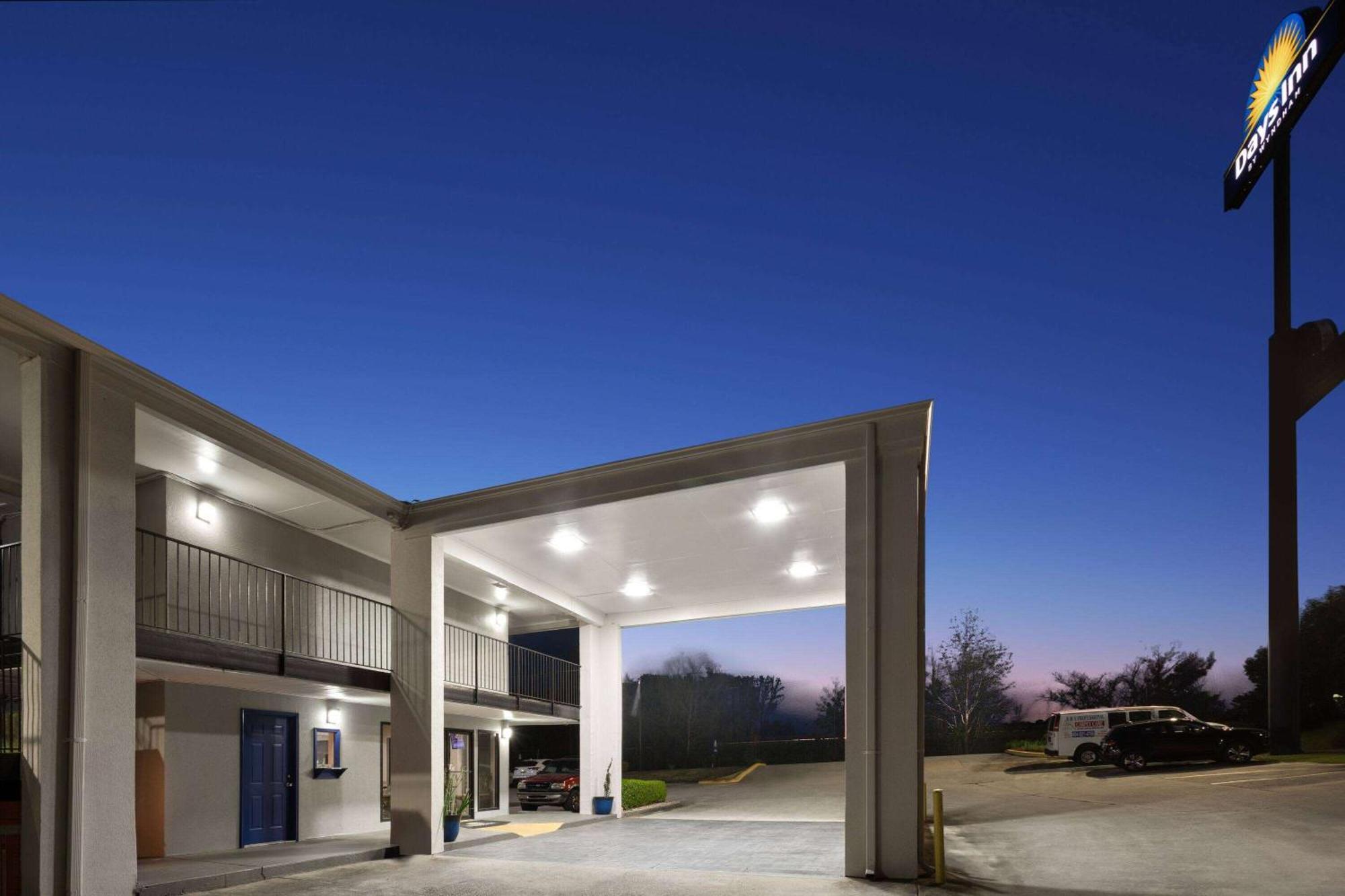 Days Inn By Wyndham Douglasville-Atlanta-Fairburn Road Exterior photo
