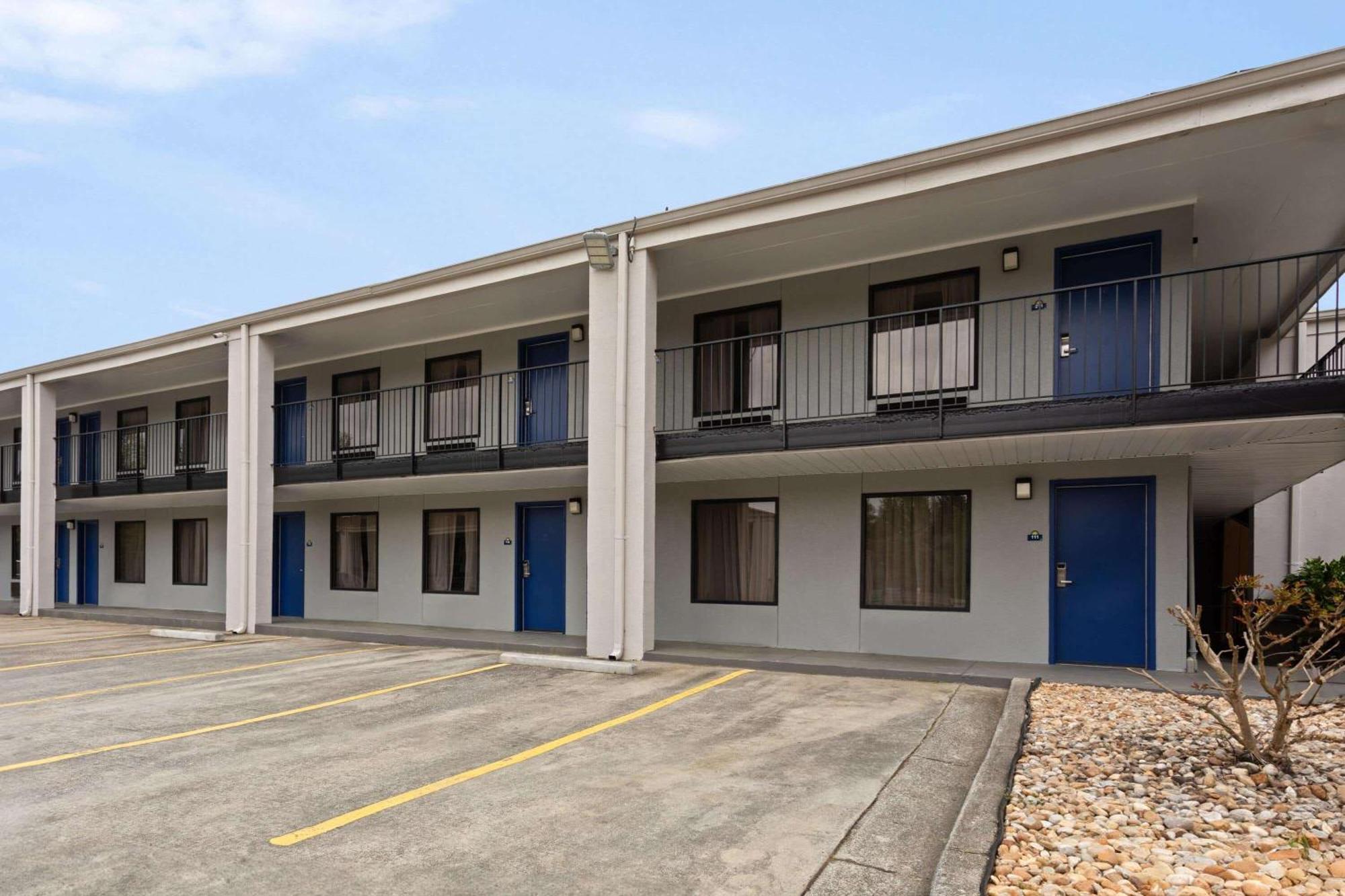 Days Inn By Wyndham Douglasville-Atlanta-Fairburn Road Exterior photo